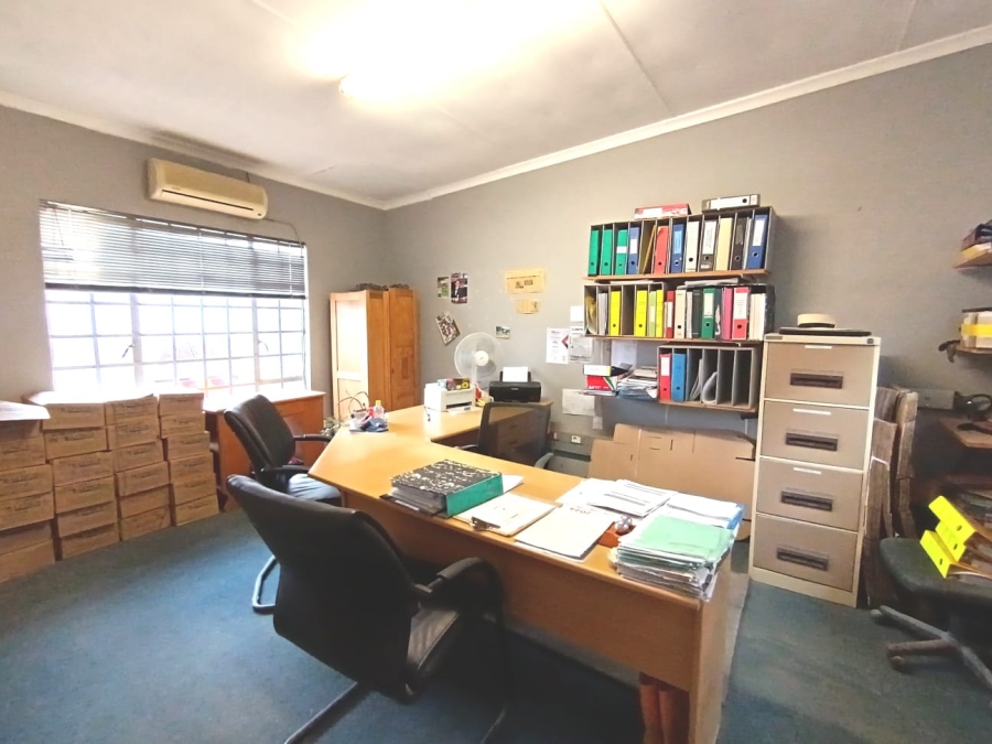 To Let Commercial Property for Rent in Cotswold Eastern Cape
